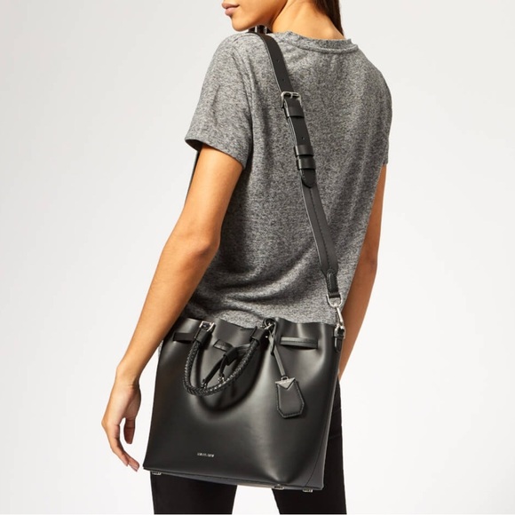 Michael Kors Bucket Bag - Picture 1 of 8